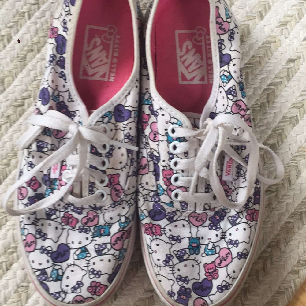 Hello kitty vans rare shoes sz 9 used